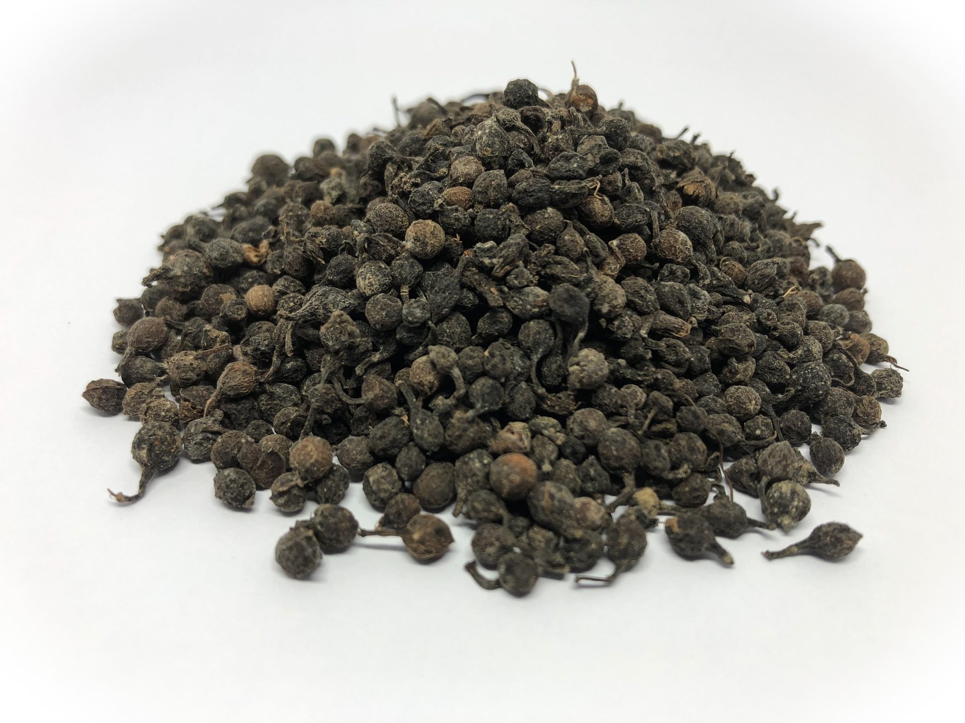 Ashanti black pepper exotic spice with floral aroma, mild heat, ideal for gourmet cooking, seasoning, and enhancing flavor